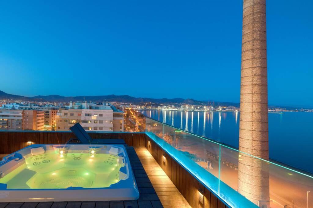 Ferienwohnung D&R Penthouse On The Beach Málaga Exterior foto
