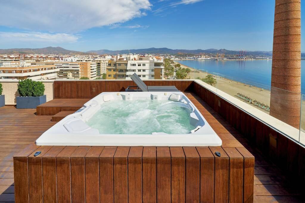 Ferienwohnung D&R Penthouse On The Beach Málaga Exterior foto