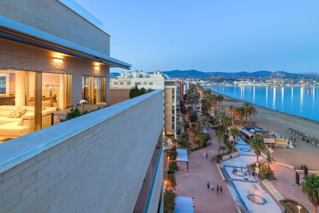Ferienwohnung D&R Penthouse On The Beach Málaga Exterior foto