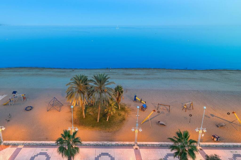 Ferienwohnung D&R Penthouse On The Beach Málaga Exterior foto